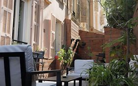 Hotel Busby